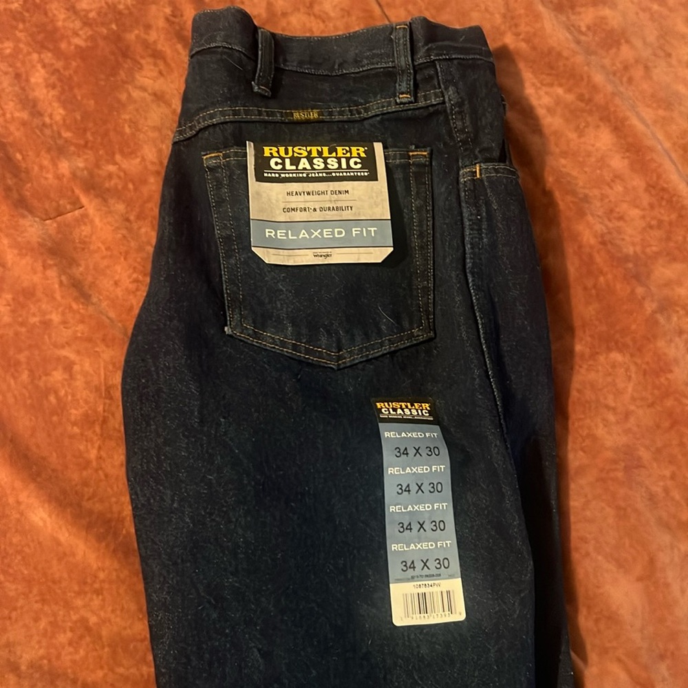 NWT Men’s Rustler relax fit jeans